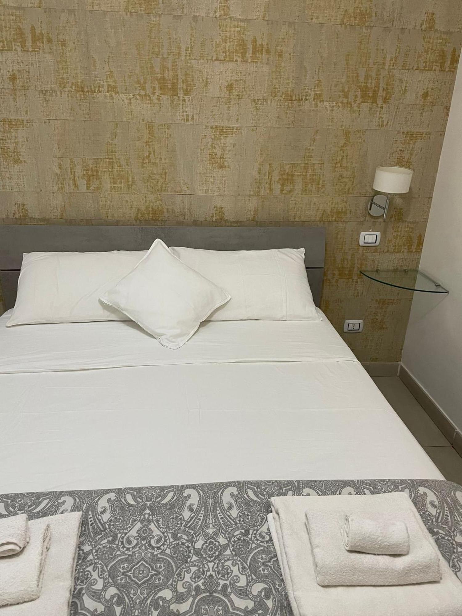 Terrazza Aragon Room And Spa Napoli Eksteriør bilde